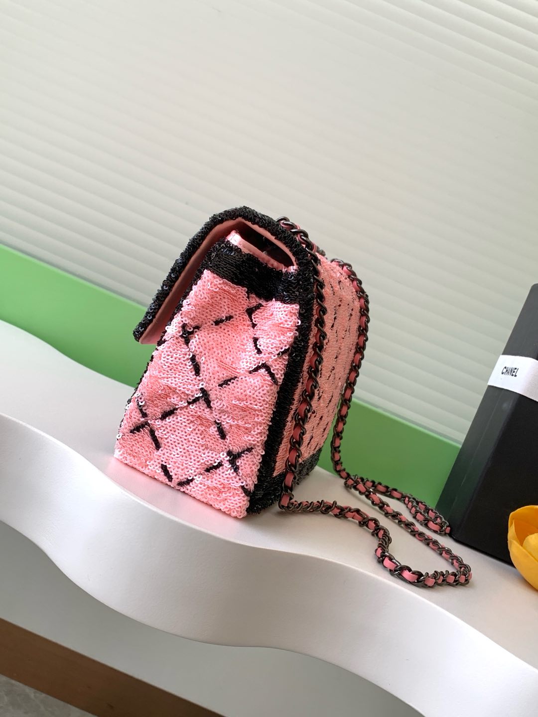 CLASSIC FLAP BAG 21 IN BLACK PINK SEQUINS RUTHENIUM HARDWARE