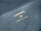 CHANEL QUILTED SHOULDER BAG 21 IN BLACK LAMBSKIN WITH GOLD METALLIC