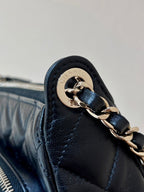 CHANEL QUILTED SHOULDER BAG 21 IN BLACK LAMBSKIN WITH GOLD METALLIC