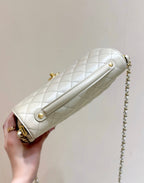 CHANEL QUILTED FLAP BAG WITH HANDLE 26 IN BEIGE LAMBSKIN GOLD PLATED METAL