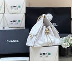 CHANEL 25 HANDBAG IN WHITE 30 GRAINED CALFSKIN GOLD HARDWARE