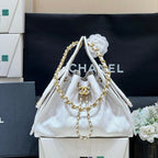 CHANEL 25 HANDBAG IN WHITE 30 GRAINED CALFSKIN GOLD HARDWARE