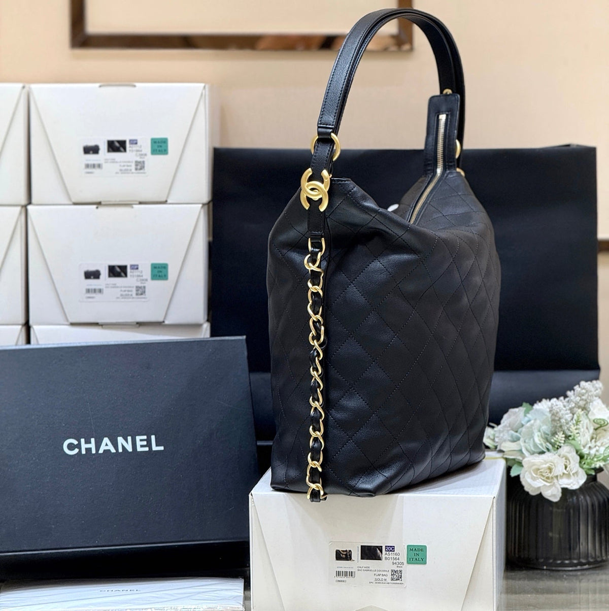 CHANEL 25S MEDIUM MAXIUM OLD HOBO BAG 33 IN BLACK CALFSKIN