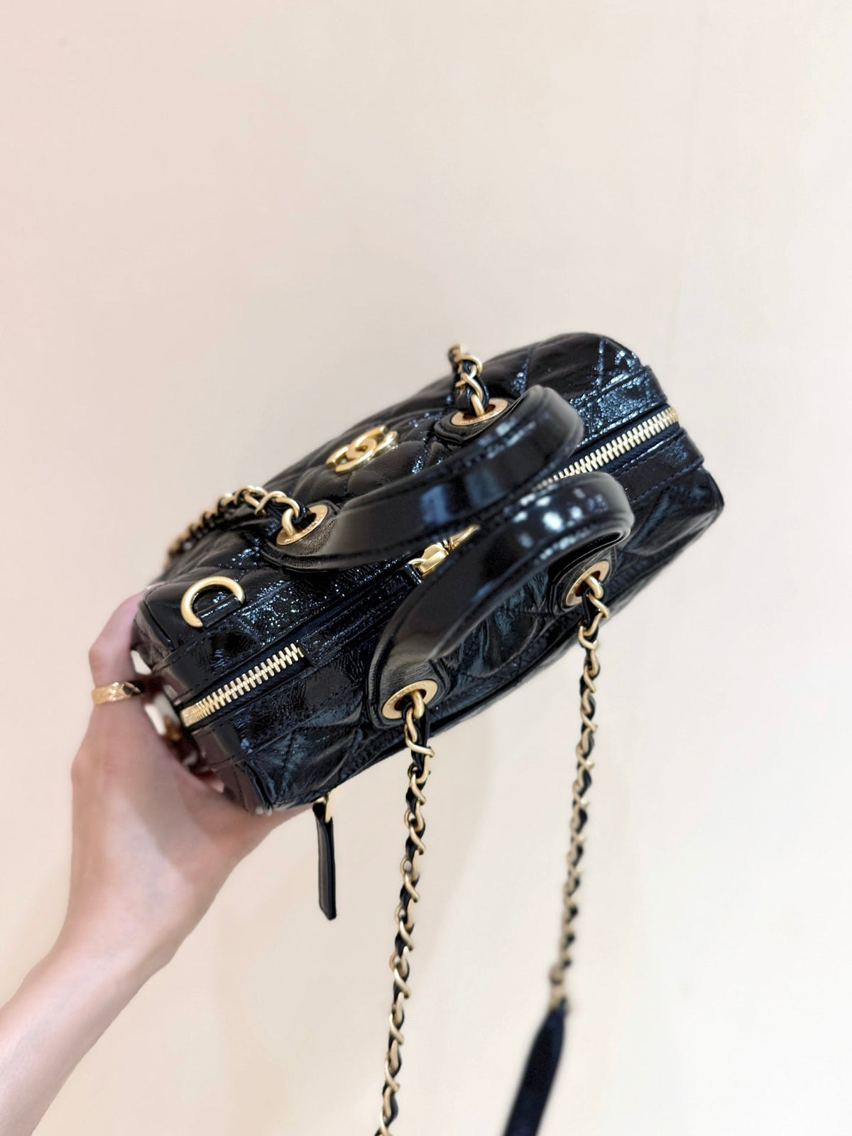 CHANEL 25S SMALL BOWLING BAG 21 IN BLACK CALFSKIN GOLD HARDWARE